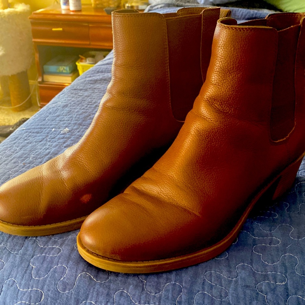 Bass brown leather upper pull-on booties